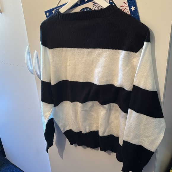 Treasure Bond black and white stripped fall sweater. New size large - Picture 5 of 10